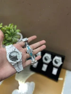 Material: Aluminum • Number Of Pieces: 1 Pc • Package Includes: 1 x Analogue Watch • Note: There might be slight color differences as a result of varying lighting and monitor effects.